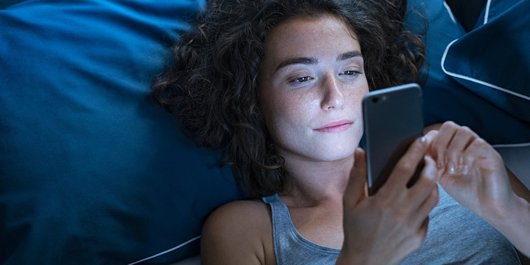 Phone Before Bed: Why It Ruins Your Sleep, and How to Reclaim the Quiet Hour