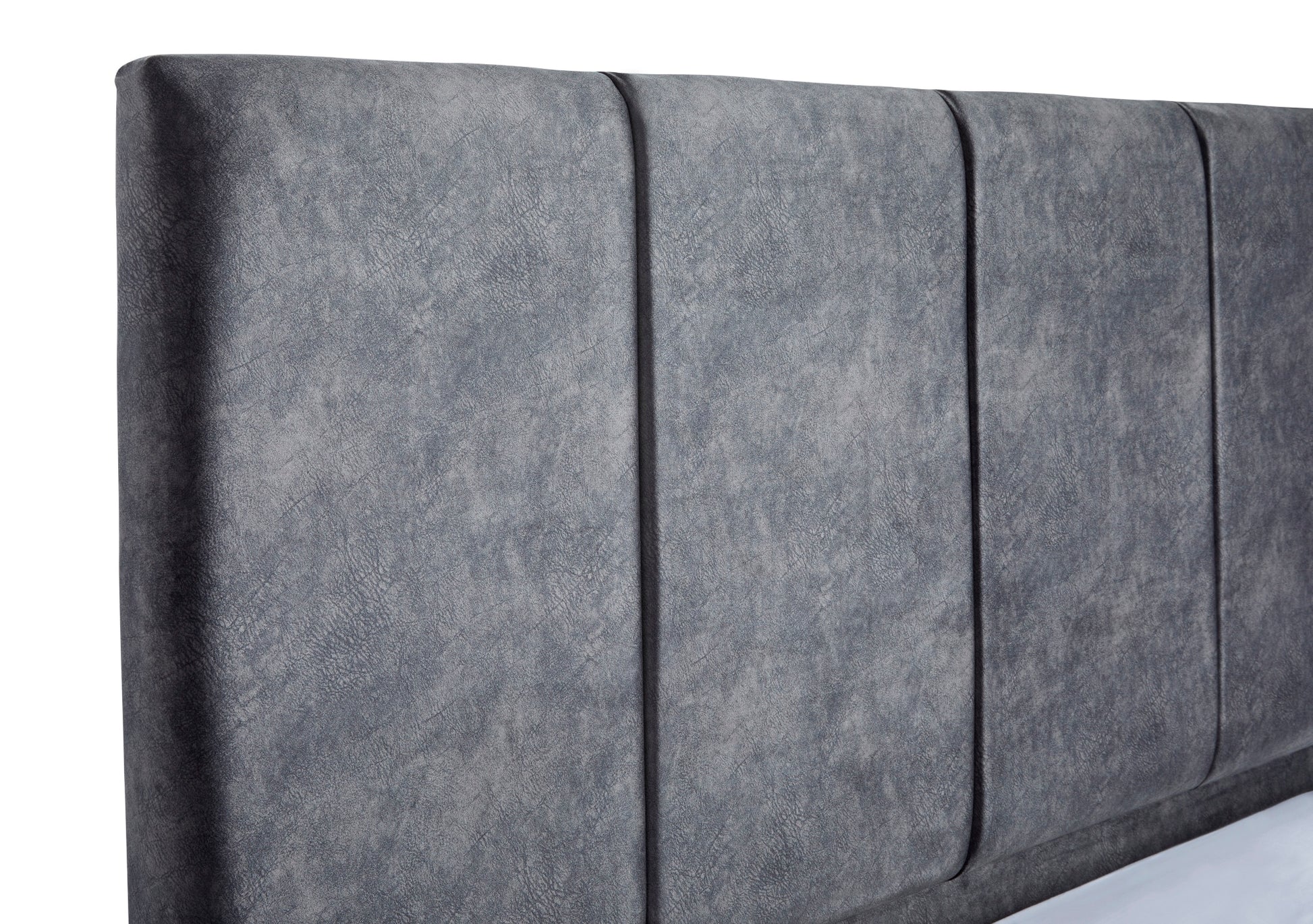 Chaplin Upholstered Bed With Fluted Headboard-4