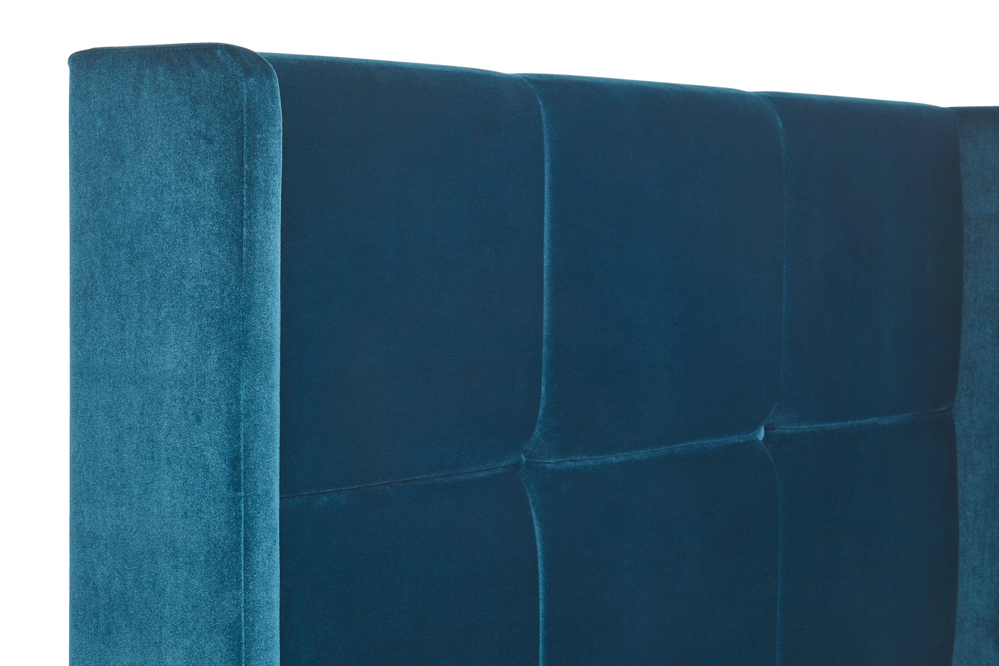 Hockney Upholstered Bed With Winged Headboard And Legs-7