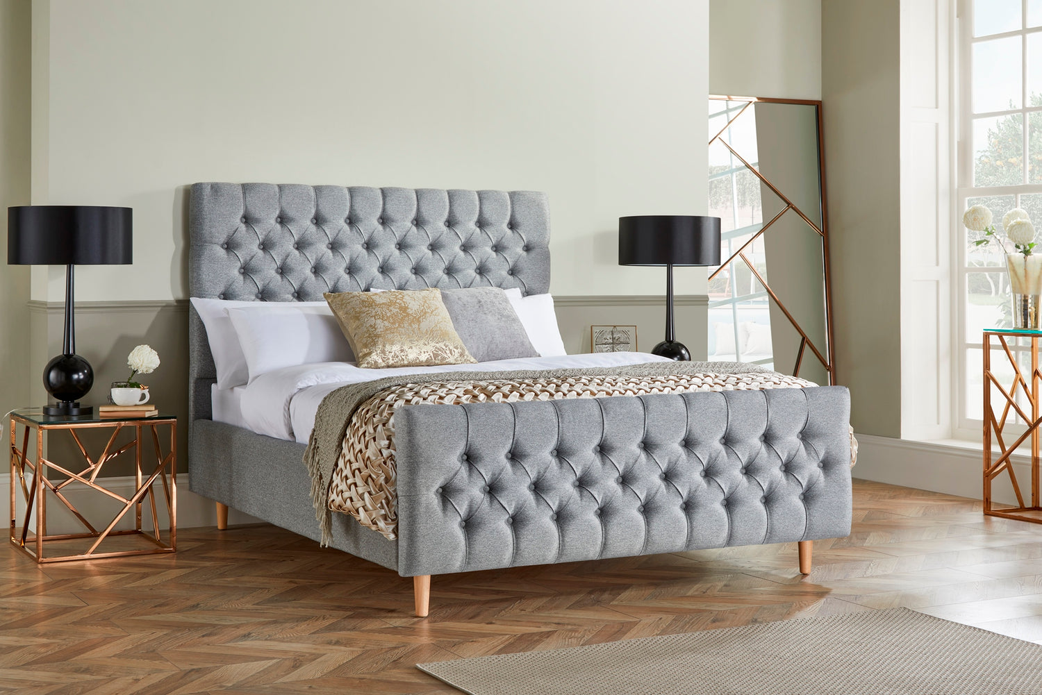 Lennon Upholstered Bed With Chesterfield Headboard And High Footboard