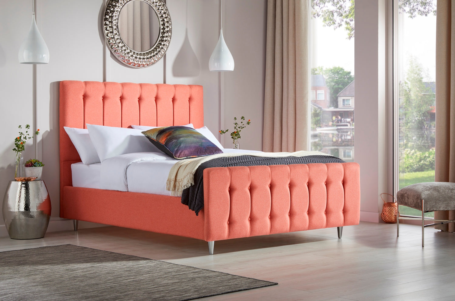 Lenny Upholstered Bed With Button-Backed Headboard And High Footboard