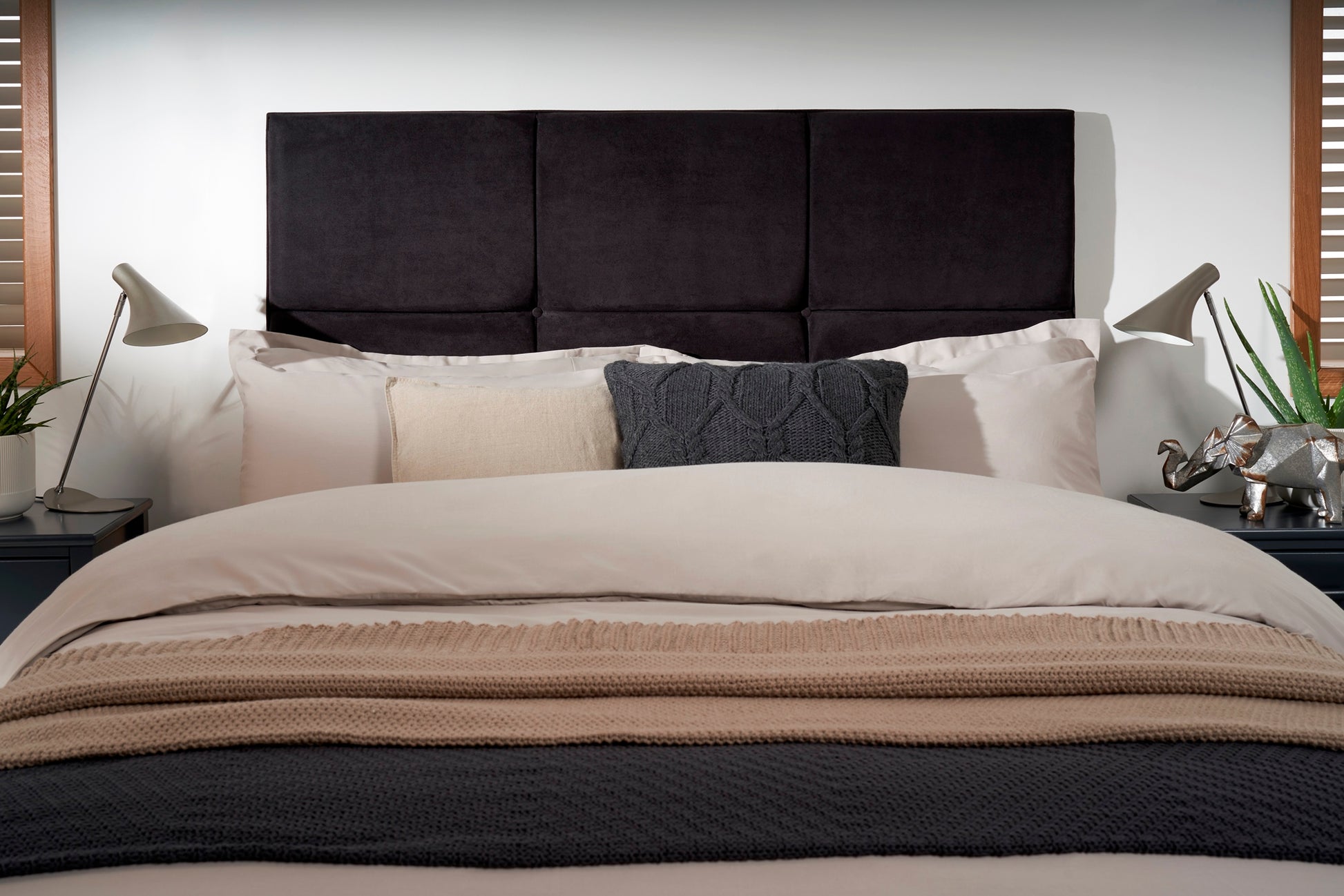 Bowie Contemporary Button-Backed Upholstered Strutted Mount Headboard-1