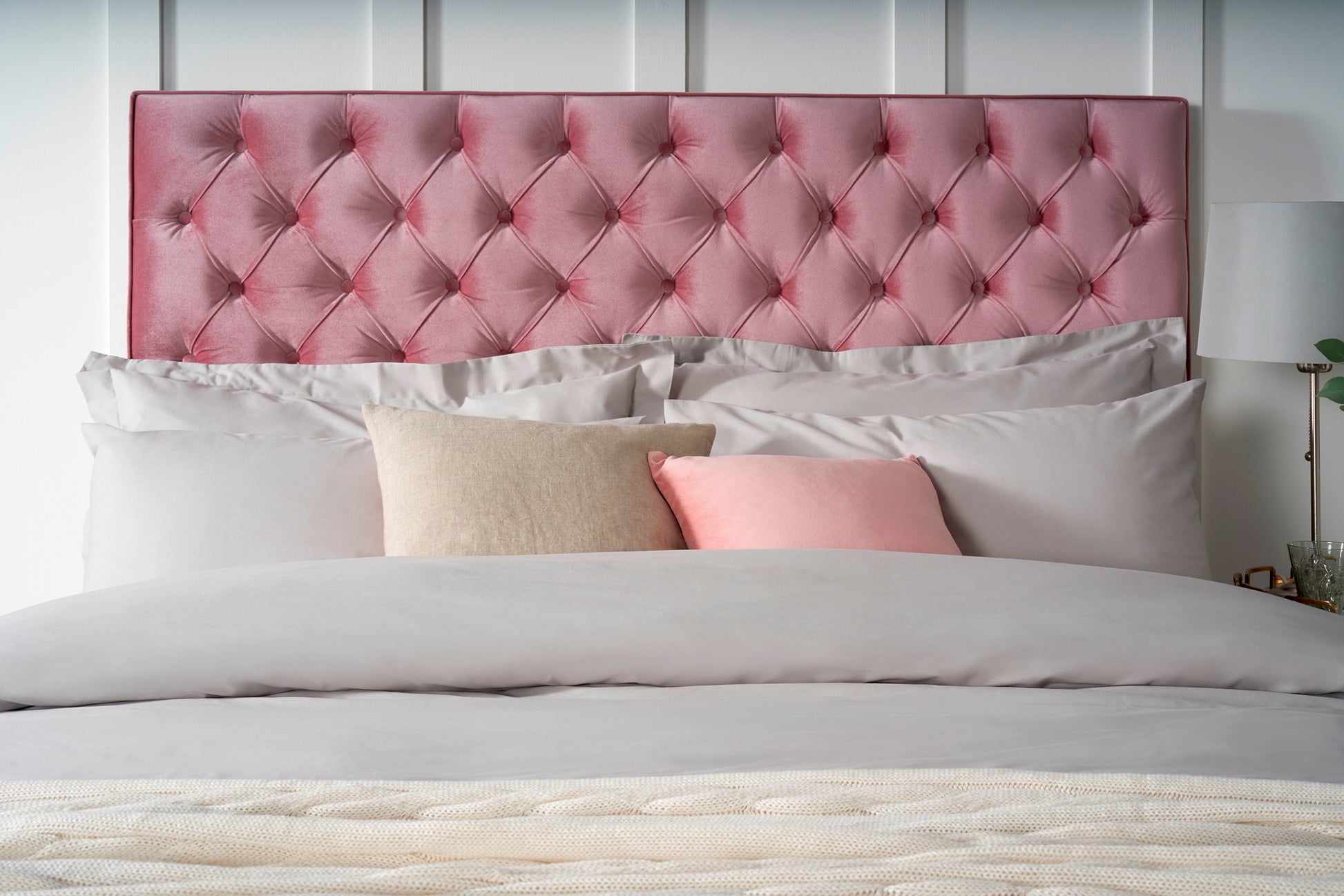 Lennon Chesterfield Button-Backed Upholstered Strutted Mount Headboard-1